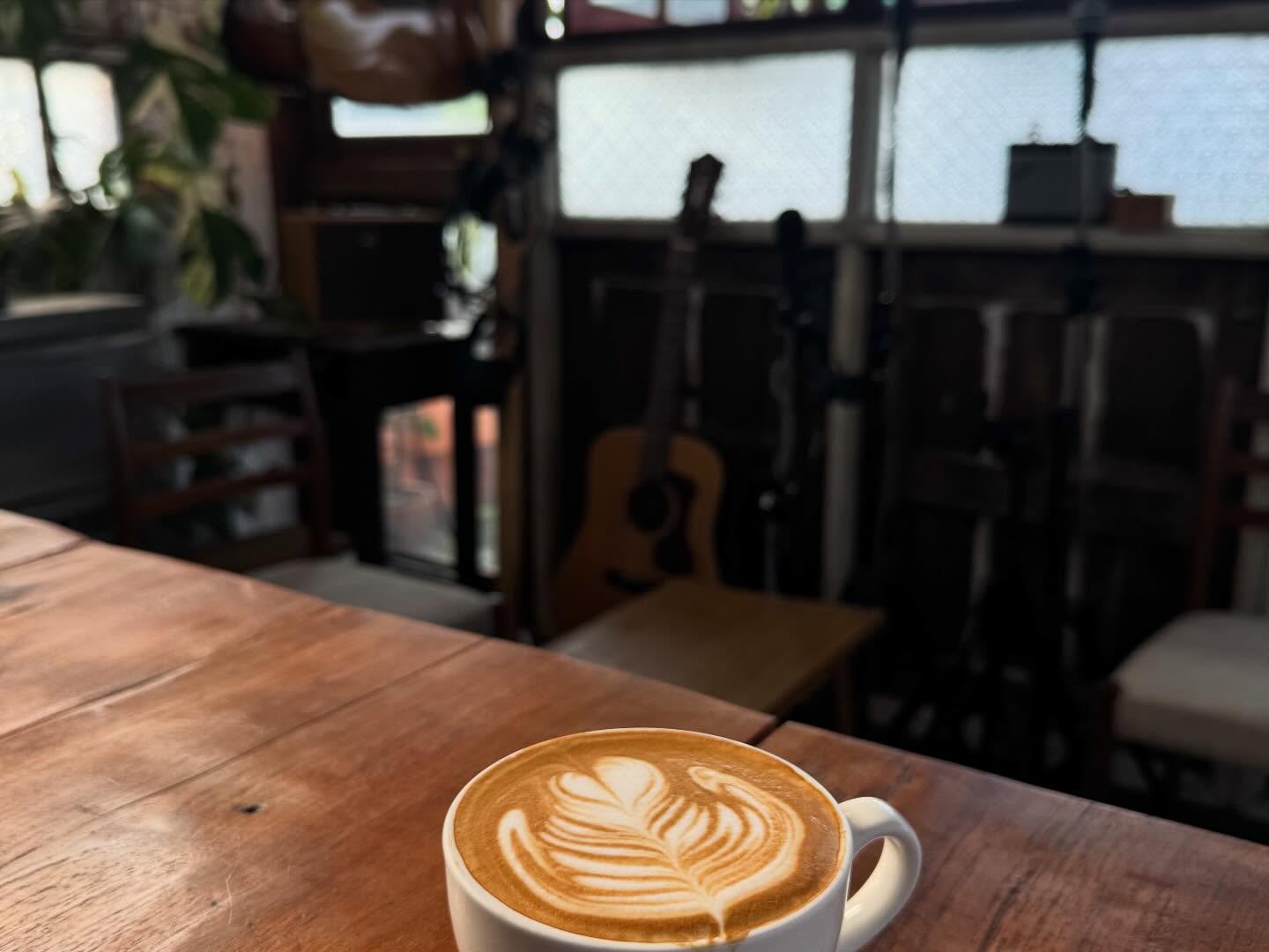 กาแฟลาเต้อาร์ต เมล็ดไทยพรีเมียม The Singing Leaf คาเฟ่ปทุมธานี